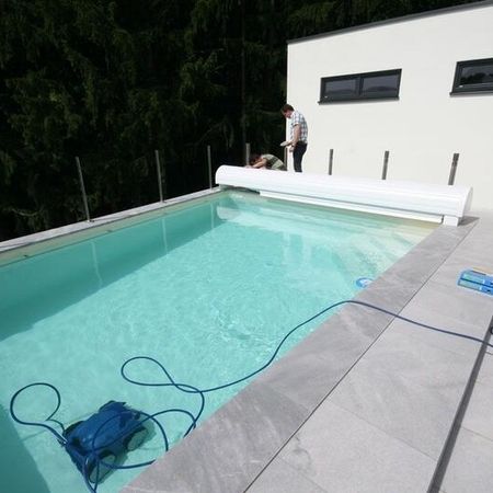 Oberflurabdeckung mit Abdeckhaube