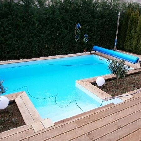 Noppenfolie auf einem Pool