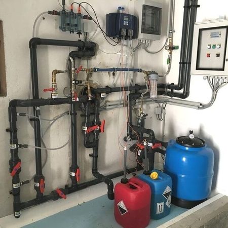 Pooltechnik in einem speziellen Technikraum