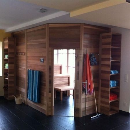 Sauna aus Zedernholz von Außen